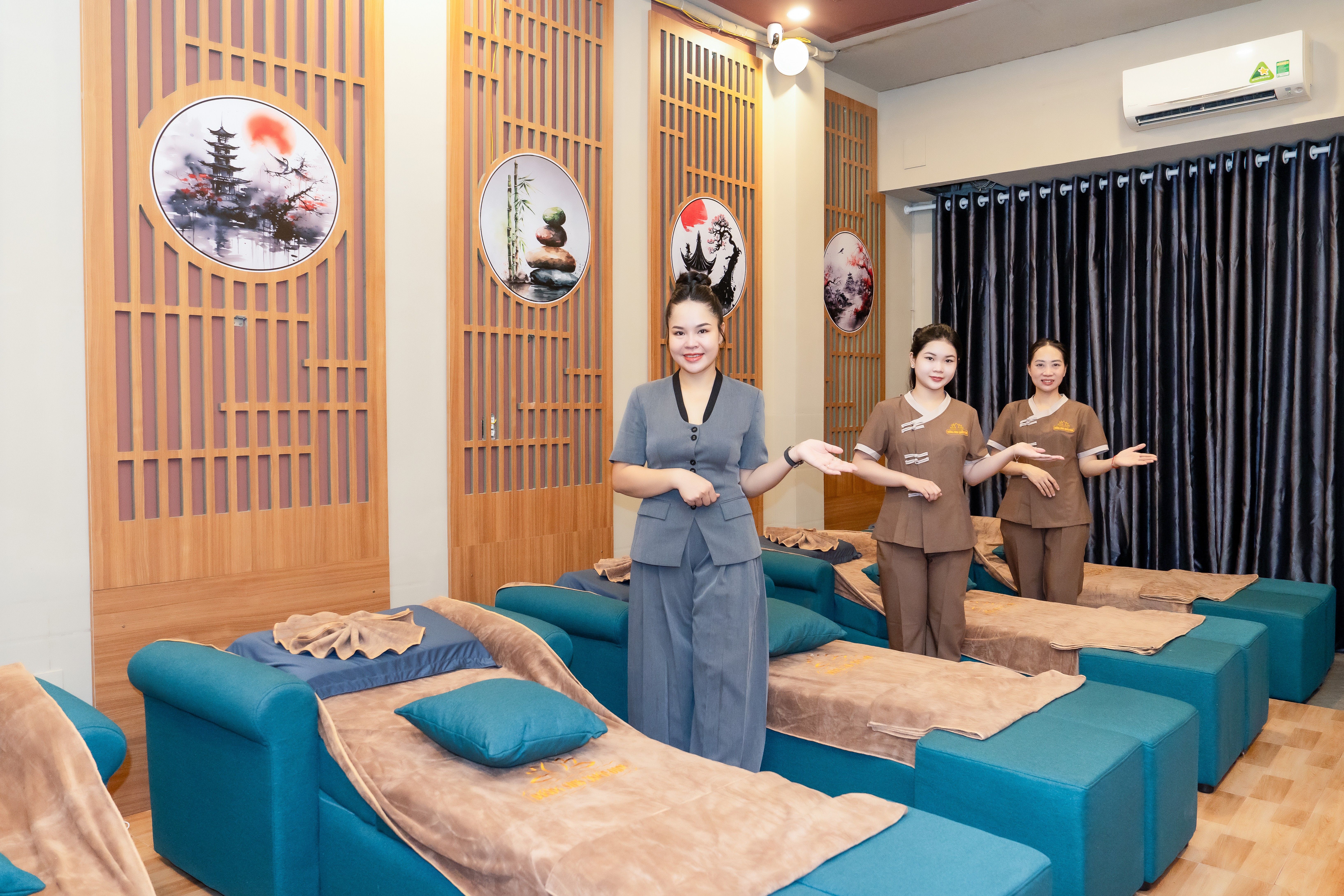 Dưỡng Sinh Thiền Định tập trung vào sự kết hợp giữa kỹ thuật trị liệu cổ truyền kết hợp cùng các phương pháp hiện đại, tận dụng sự tiên tiến của khoa học công nghệ.. 