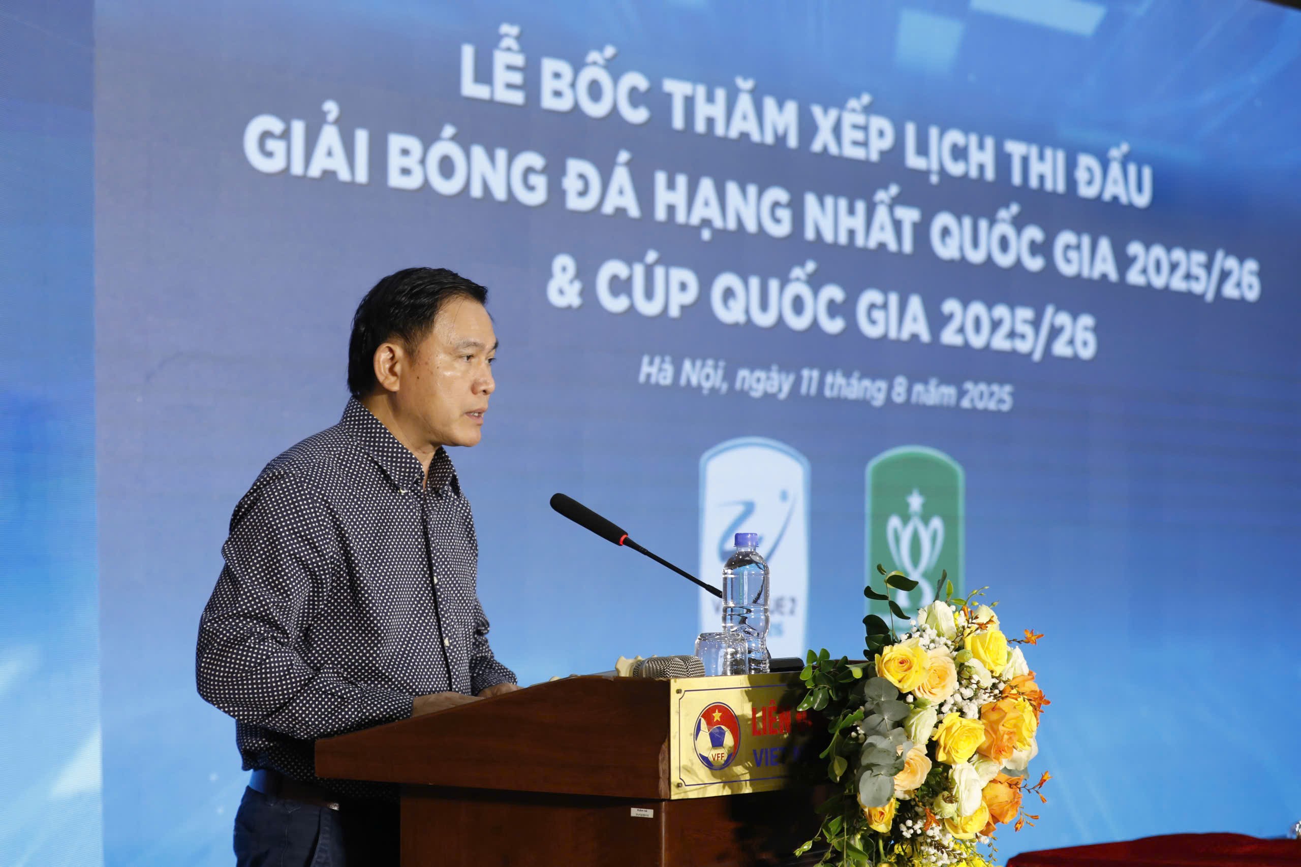 Ông Trần Anh Tú - Phó Chủ tịch VFF, Chủ tịch Hội đồng QT công ty VPF phát biểu tại Lễ bốc thăm