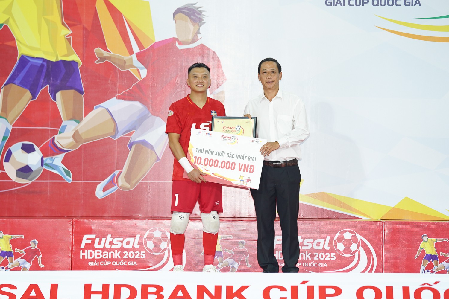 Thủ môn xuất sắc nhất: Phạm Văn Tú, Thái Sơn Bắc