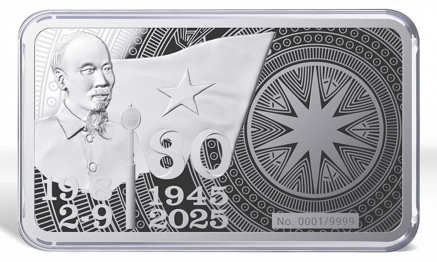 Hà Nội rộn ràng khuyến mãi mùa Quốc khánh 2/9.jpg