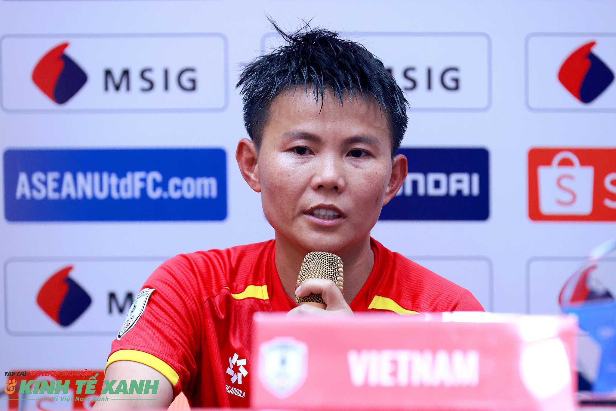 Bích Thùy - cầu thủ xuất sắc nhất trận bán kết với đội tuyển nữ Australia tại MSIG Serenity Cup 2025