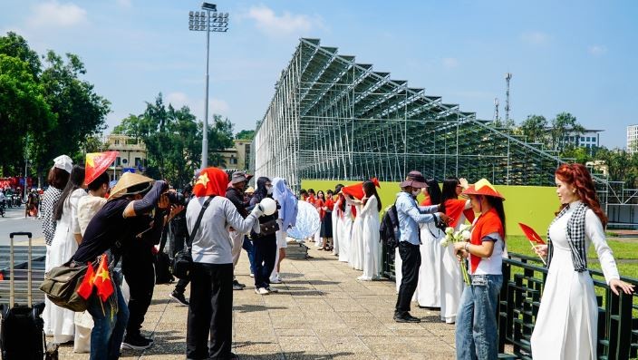 Phố phường Hà Nội rực rỡ cờ hoa, băng rôn mừng Quốc khánh 2/9