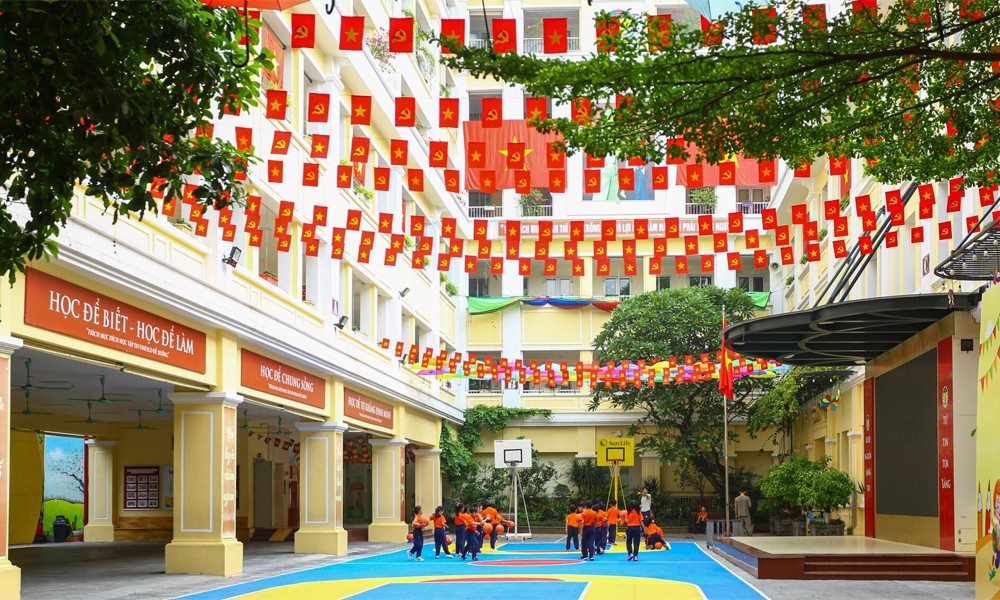 Phố phường Hà Nội rực rỡ cờ hoa, băng rôn mừng Quốc khánh 2/9.jpg