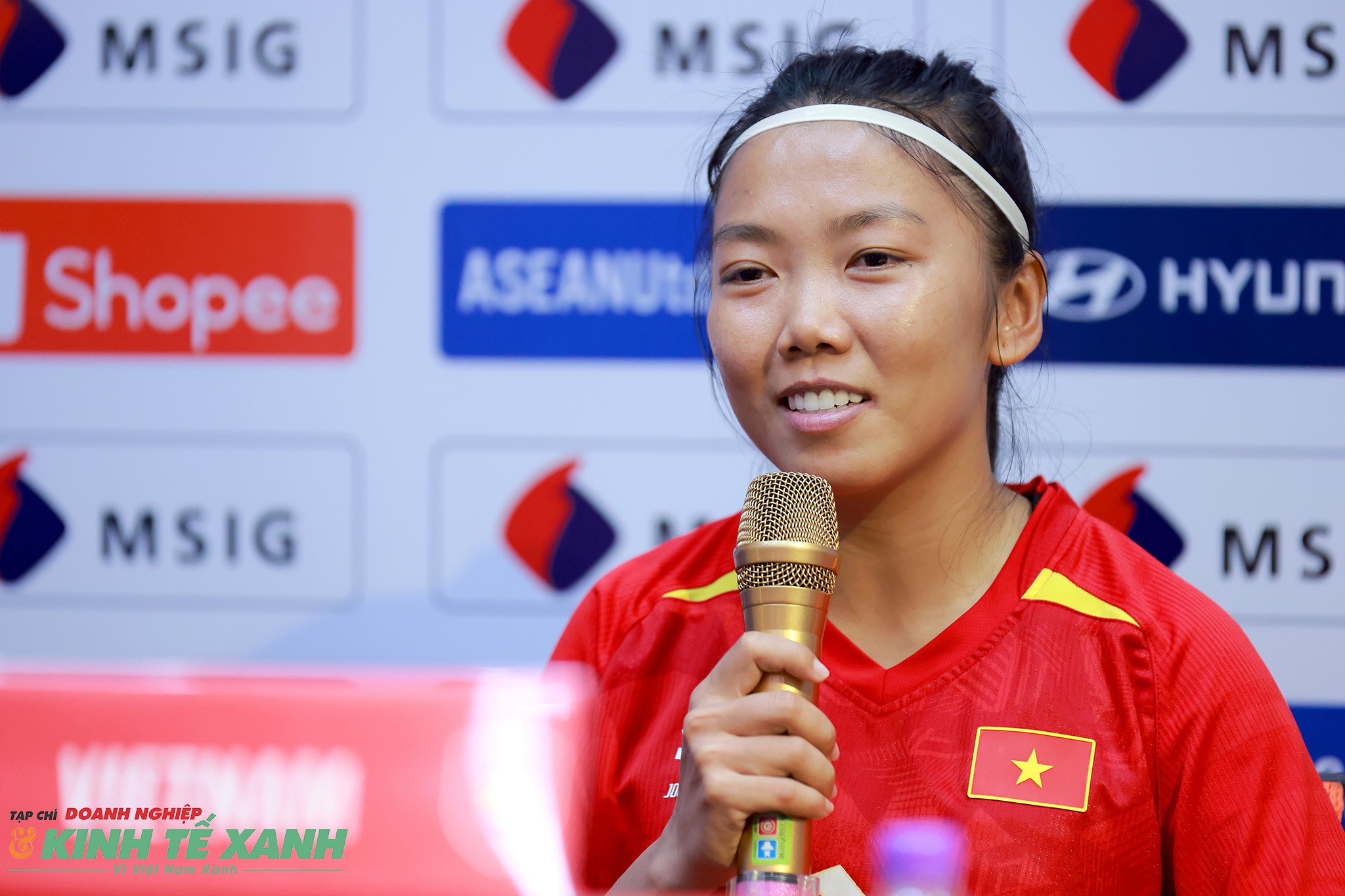 Tiền đạo đội trưởng Huỳnh Như - cầu thủ xuất sắc nhất trận đấu