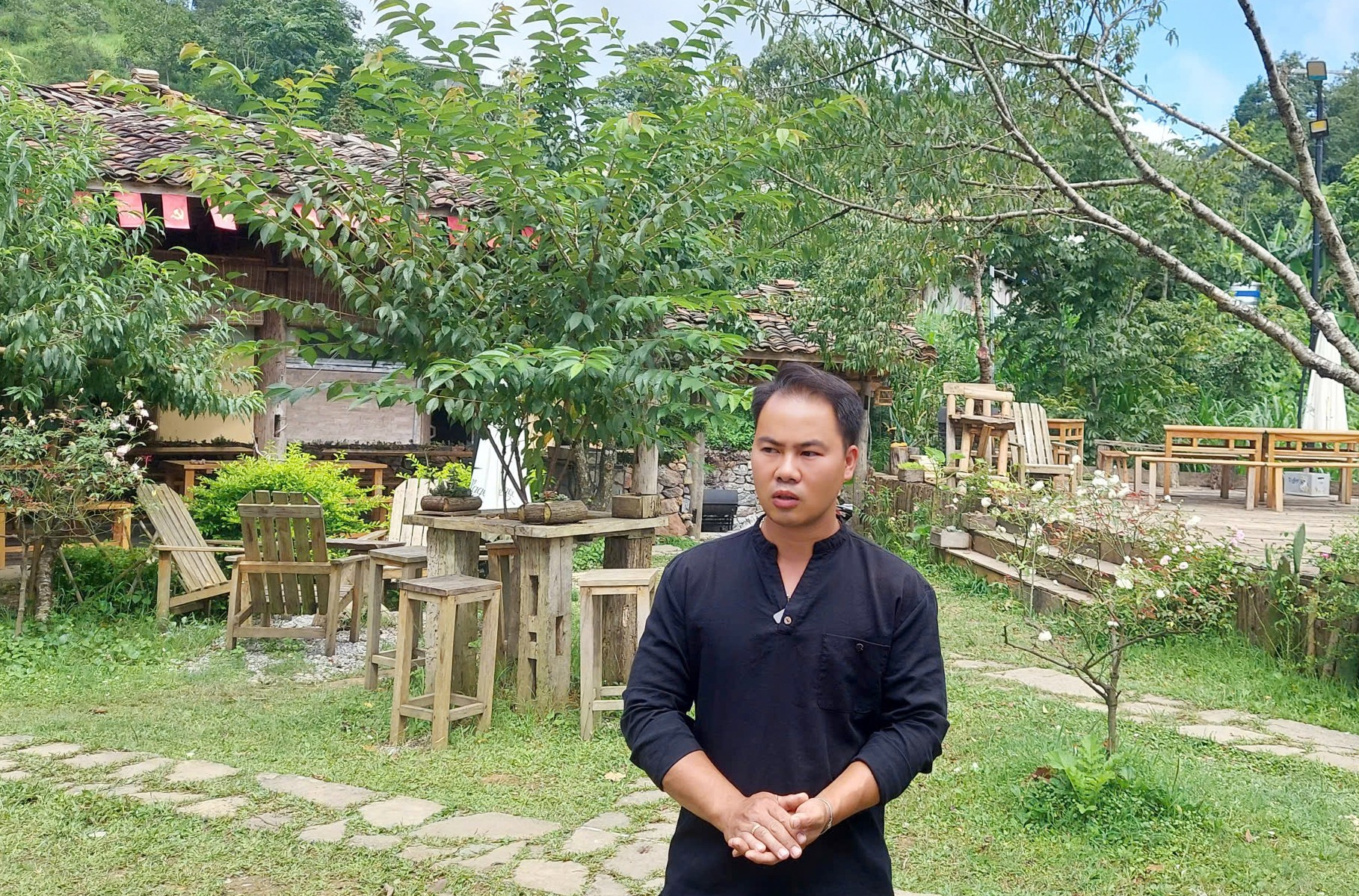 Thèn Pả: Hành trình du lịch xanh dưới chân cột cờ Lũng Cú.jpg