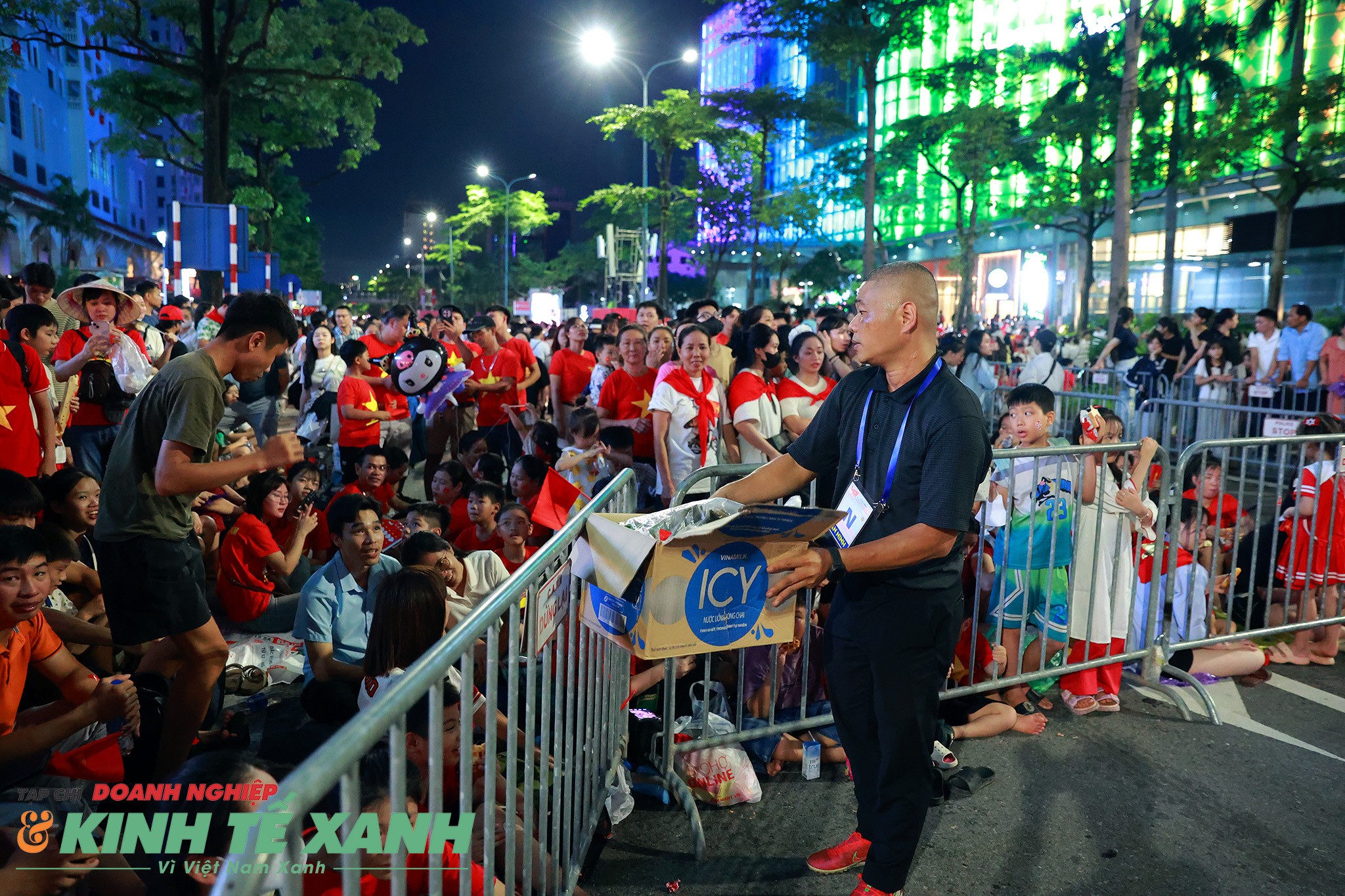 Đây là hành động thiết thực nhằm giữ gìn vệ sinh chung nơi công cộng