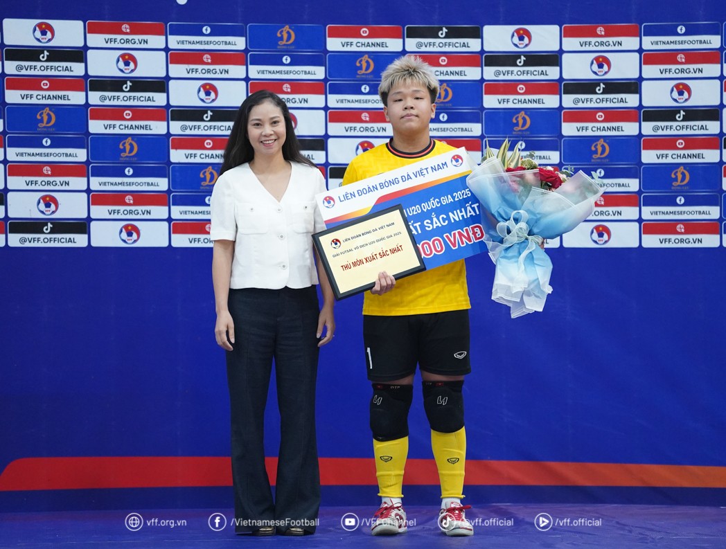 Thủ môn xuất sắc nhất: Đoàn Tuấn Phong, U20 Thái Sơn Bắc