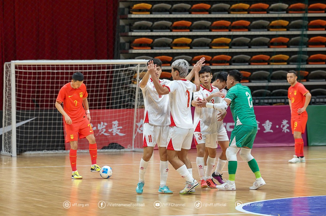 Đội tuyển futsal Việt Nam thắng đậm 7-2 trước đội chủ nhà Trung Quốc
