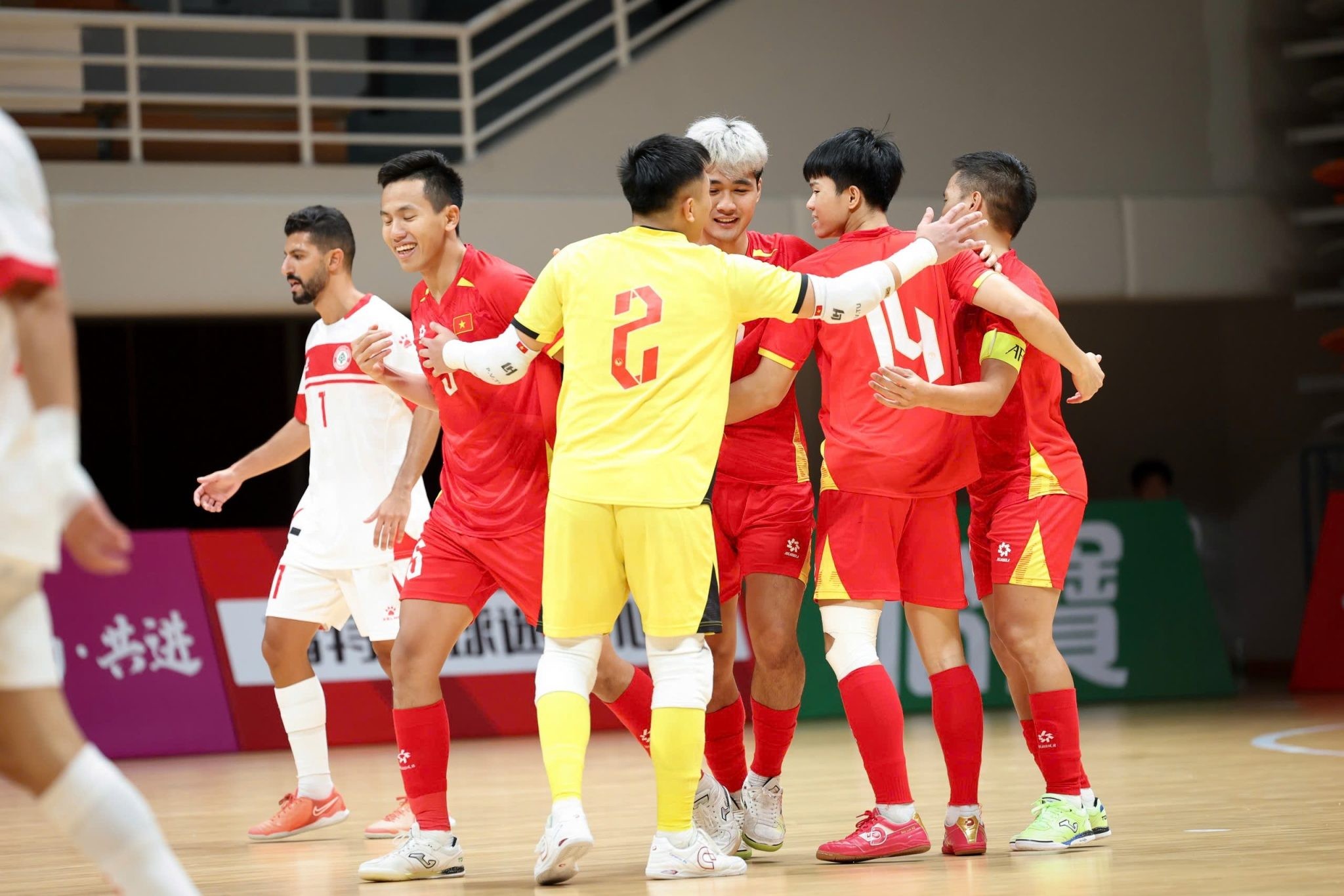 Đội tuyển futsal Việt Nam vượt qua Vòng loại với thành tích toàn thắng