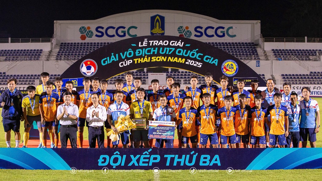 Đội đồng giải Ba: U17 SHB Đà Nẵng