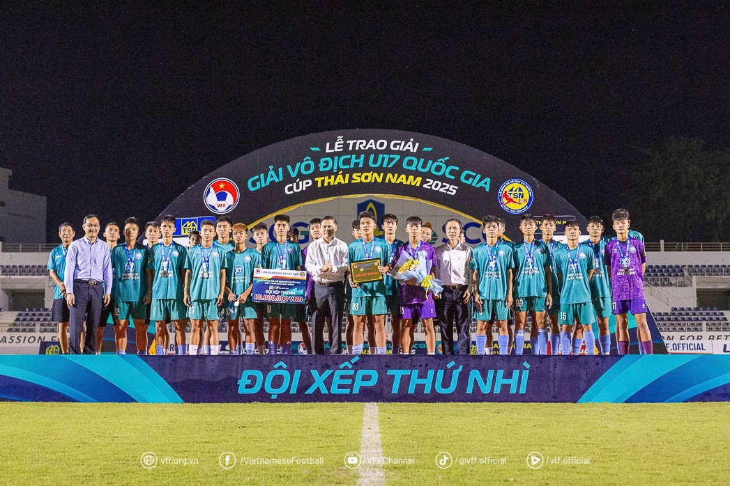 Đội giải Nhì: U17 Thép Xanh Nam Định