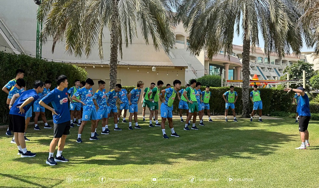 Ngay sau khi ổn định nơi lưu trú, toàn đội đã bắt tay vào luyện tập