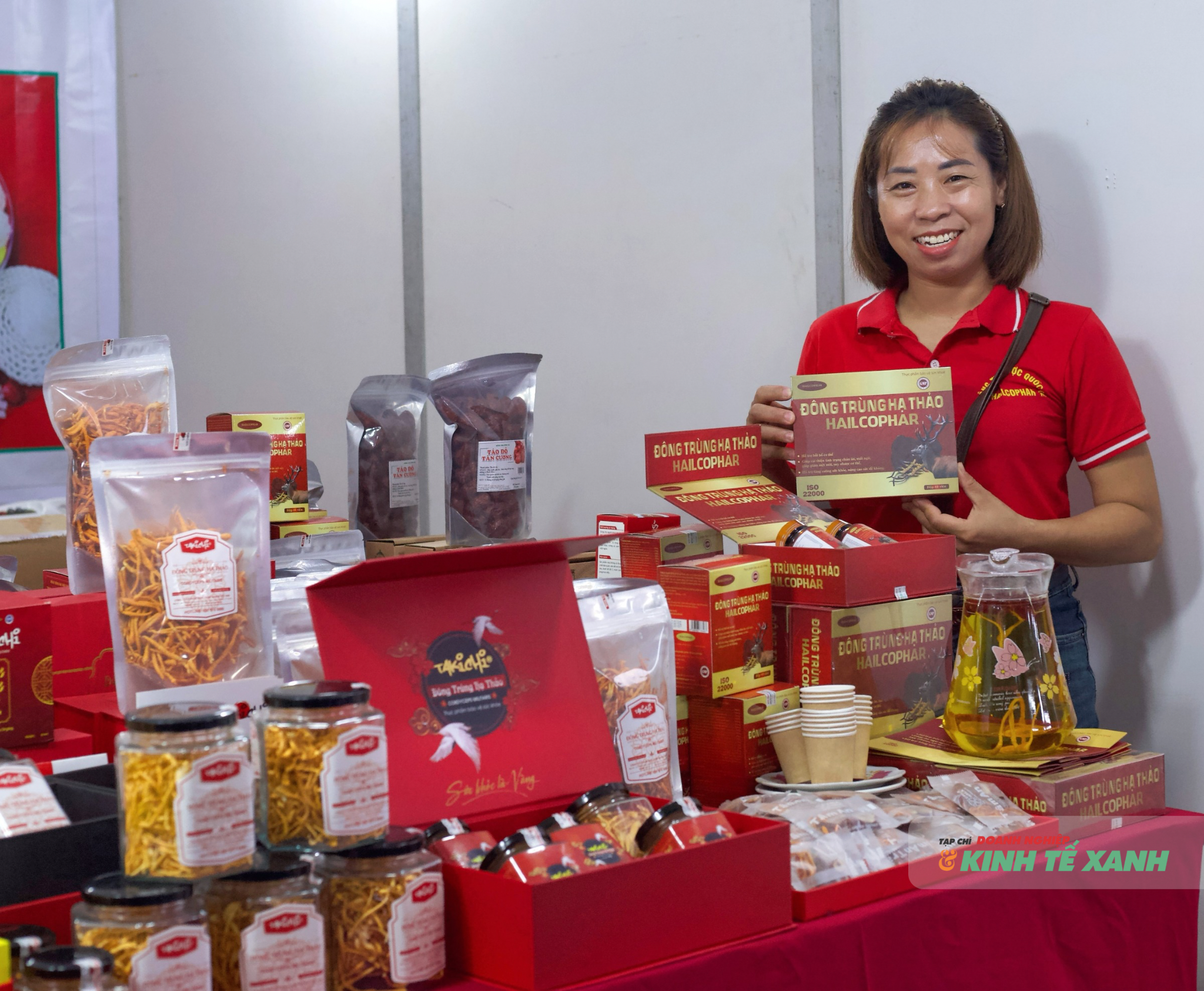 Gian hàng Yến sào, đông trùng hạ thảo