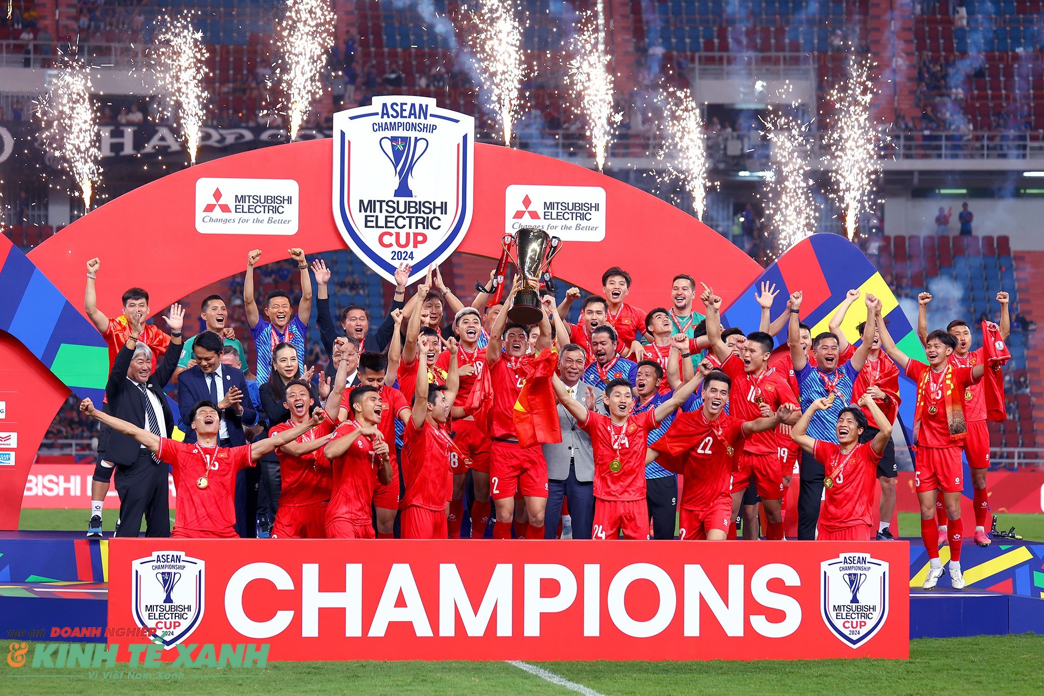 Đội tuyển Việt Nam đoạt cúp vàng ASEAN Cup 2024 tại Thái Lan, lần thứ 3 bước lên đỉnh vinh quang Đông Nam Á