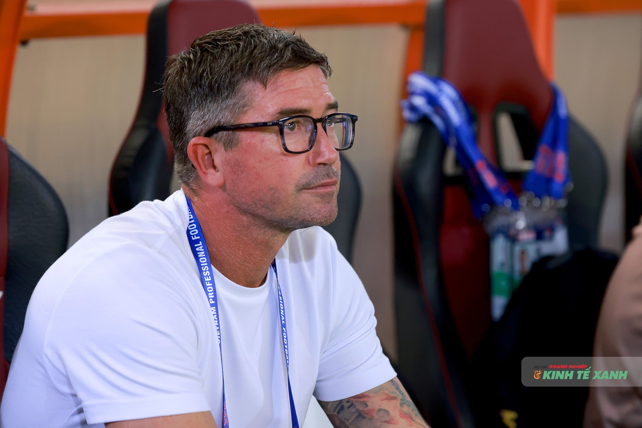 Tân HLV trưởng Harry Kewell trên băng ghế chỉ đạo của CLB bóng đá Hà Nội