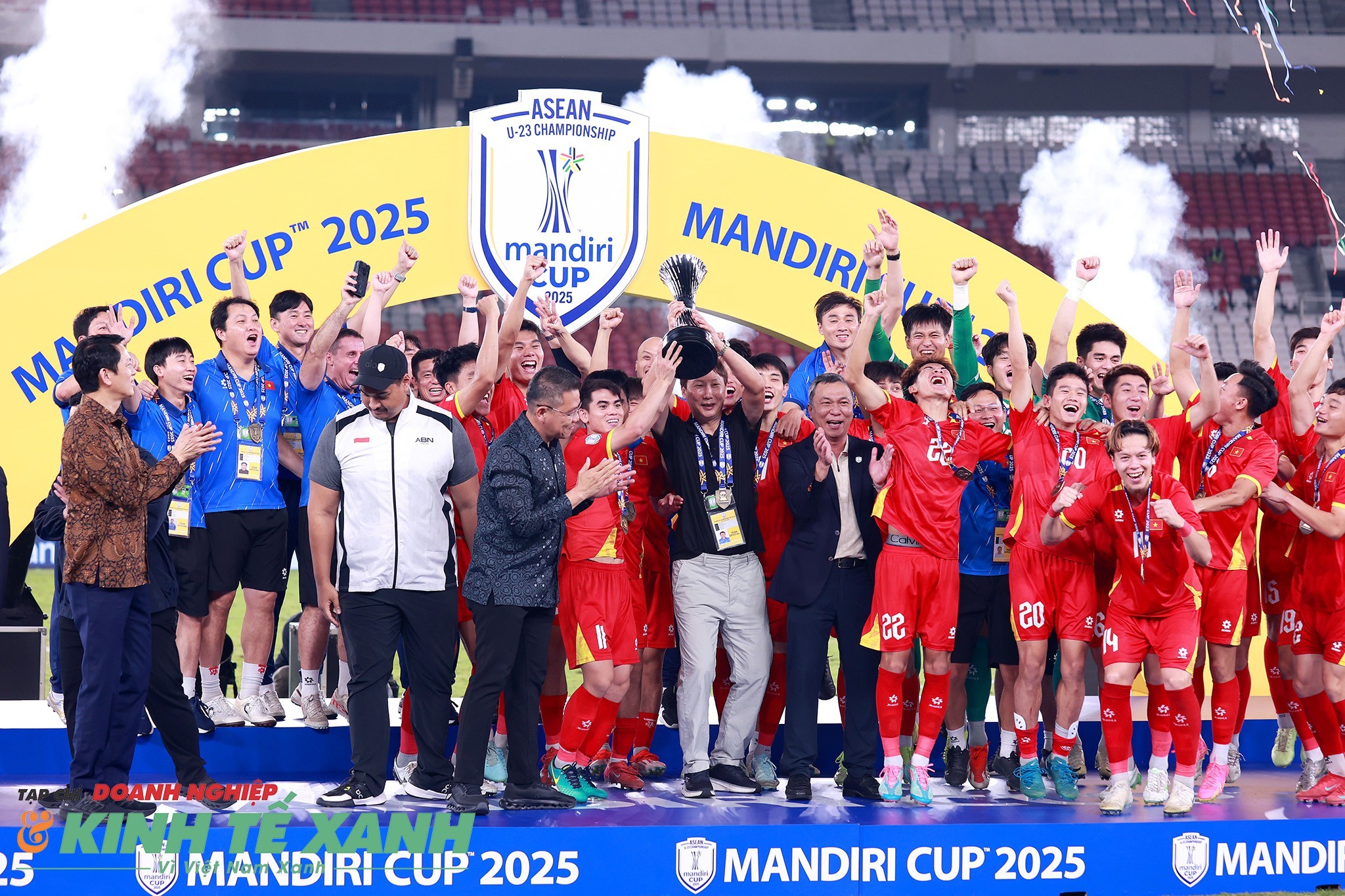 Đội tuyển U23 Việt Nam lập kỷ lục 3 lần liên tiếp đoạt cúp vô địch Đông Nam Á