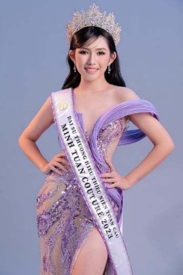 Trần Ngọc Gia Hân – Từ sinh viên Văn Lang đến  ngôi sao triển vọng của sàn diễn Việt