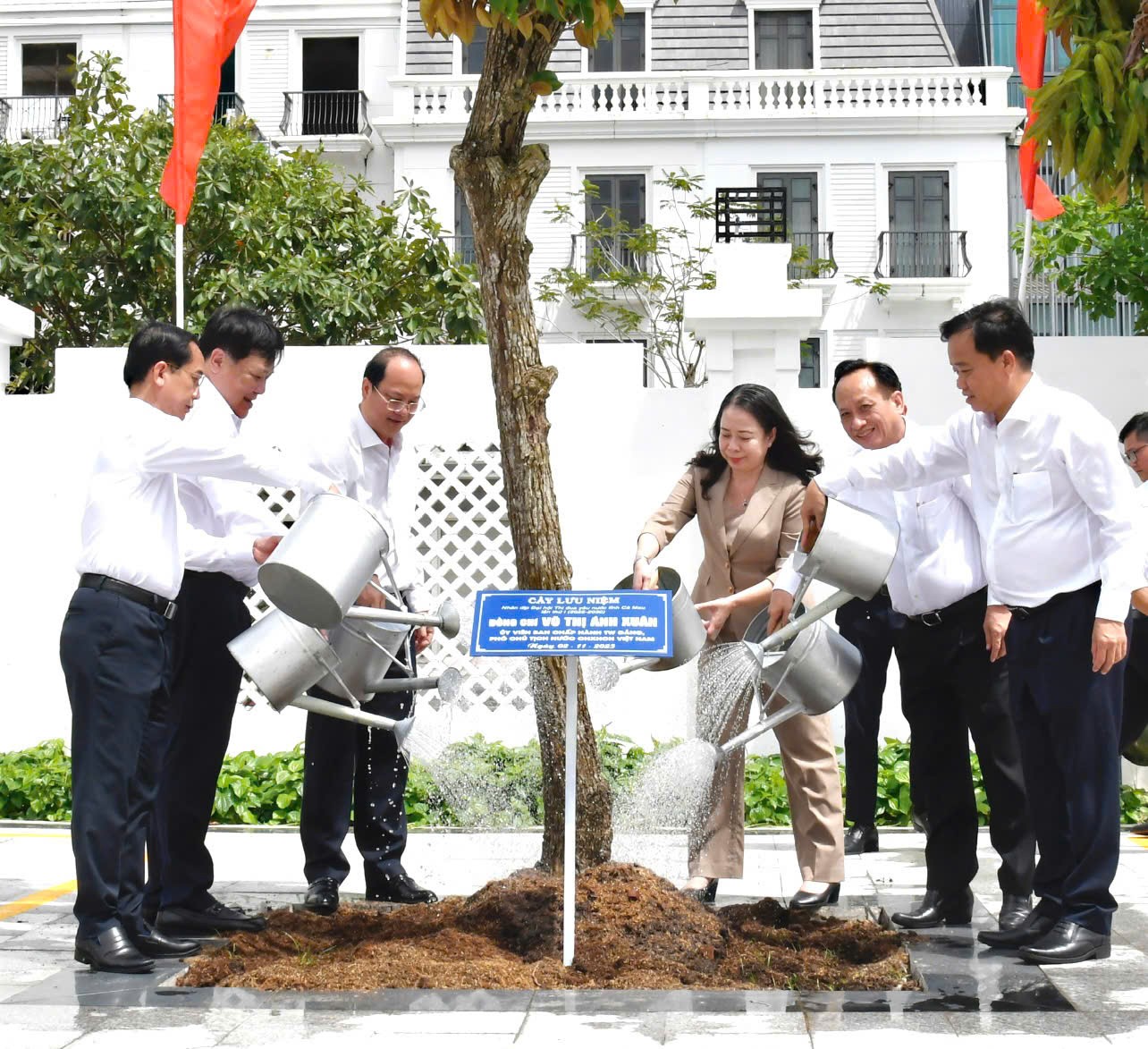 Cà Mau bước vào thời kỳ phát triển mới: Thi đua yêu nước gắn với chuyển đổi xanh và đổi mới sáng tạo