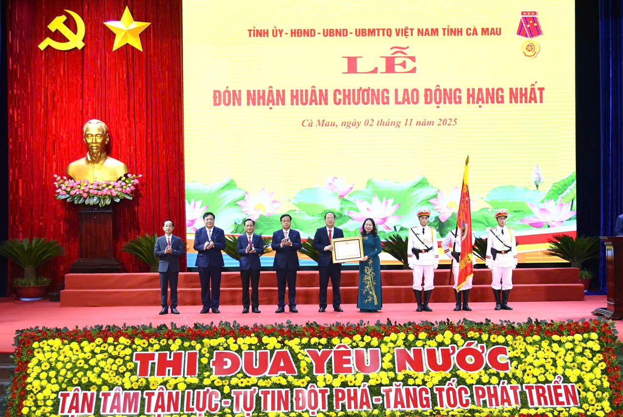 Cà Mau bước vào thời kỳ phát triển mới: Thi đua yêu nước gắn với chuyển đổi xanh và đổi mới sáng tạo