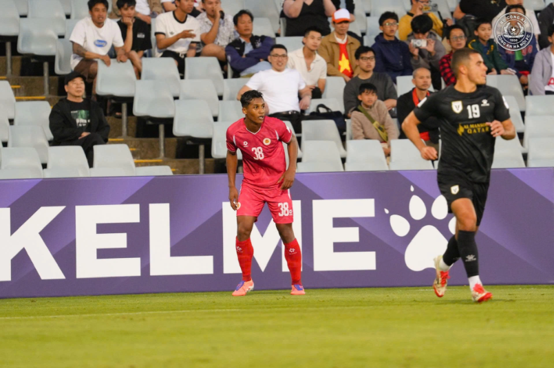 Các cầu thủ Công An Hà Nội FC đã nỗ lực gỡ hòa ngay trong hiệp đấu đầu tiên