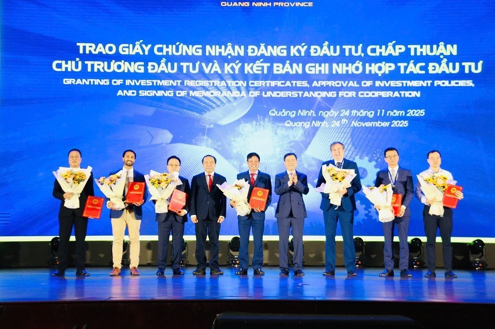 lanh-dao-tinh-quang-ninh-1765207669.jpg