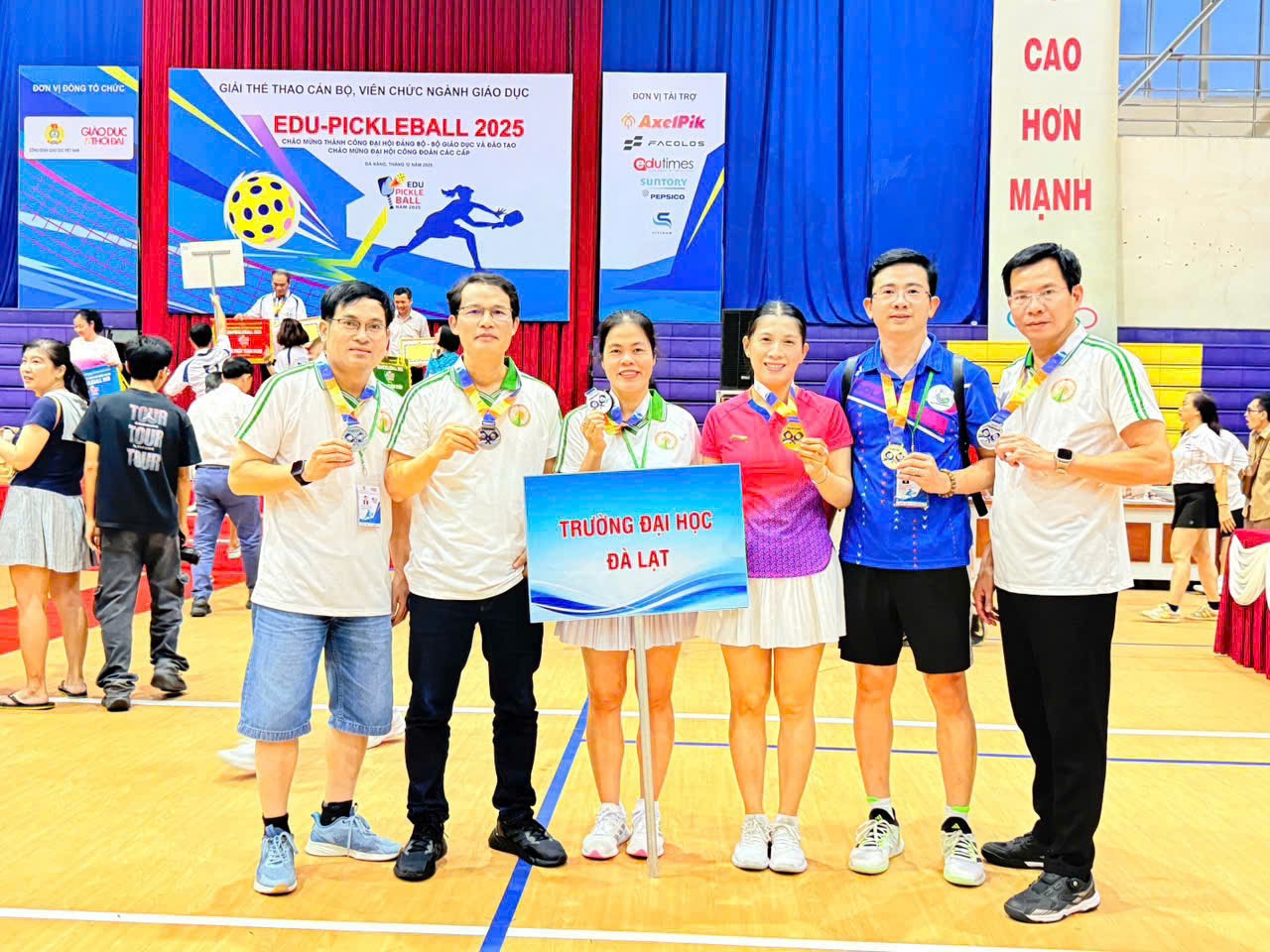 PGS.TS Nguyễn Thị Phương Thảo và các giảng viên Đại học Đà Lạt tỏa sáng tại giải Pickleball lớn nhất ngành Giáo dục 2025