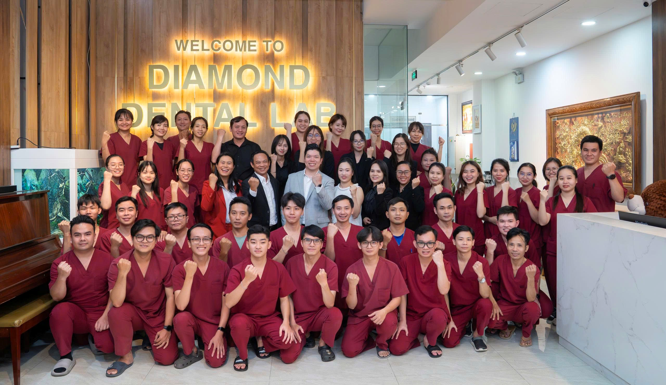 Ban lãnh đạo & Cộng sự Diamond Dental Lab chúc mừng sự kiện Bổ nhiệm Ông Nguyễn Hồng Phúc “Giám đốc Kỹ thuật”