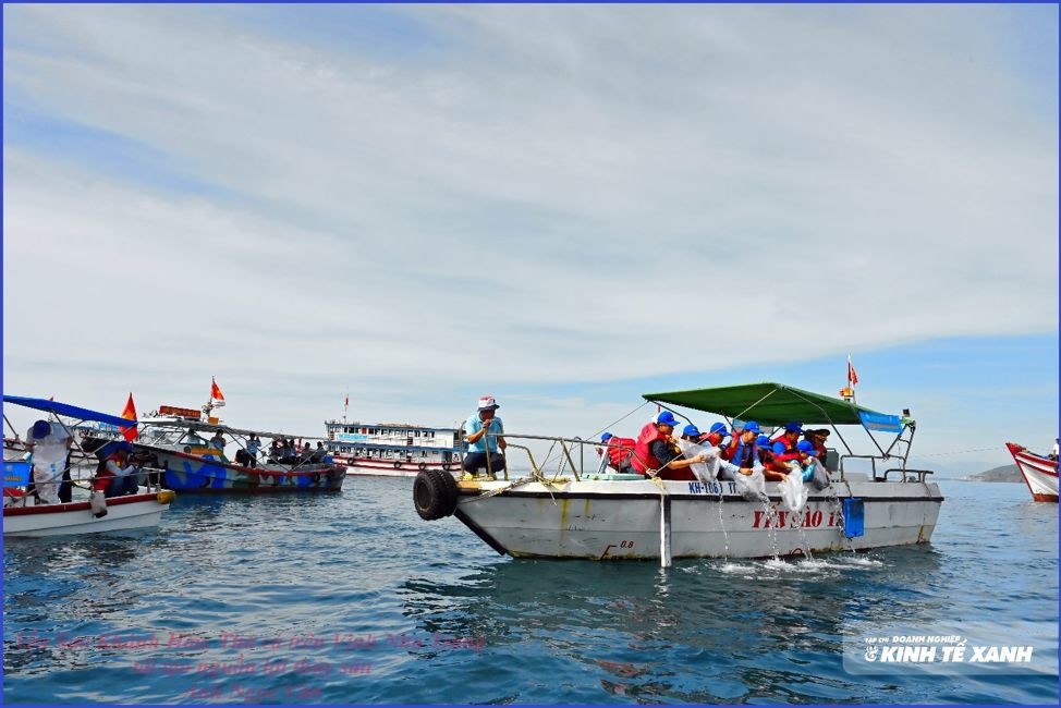 Bà Trịnh Thị Hồng Vân được vinh danh “Doanh nhân Khoa học và Công nghệ tiêu biểu” tại TECHFEST Việt Nam 2025
