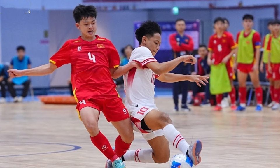 Đội tuyển futsal U16 Việt Nam lội ngược dòng có điểm trong trận ra quân