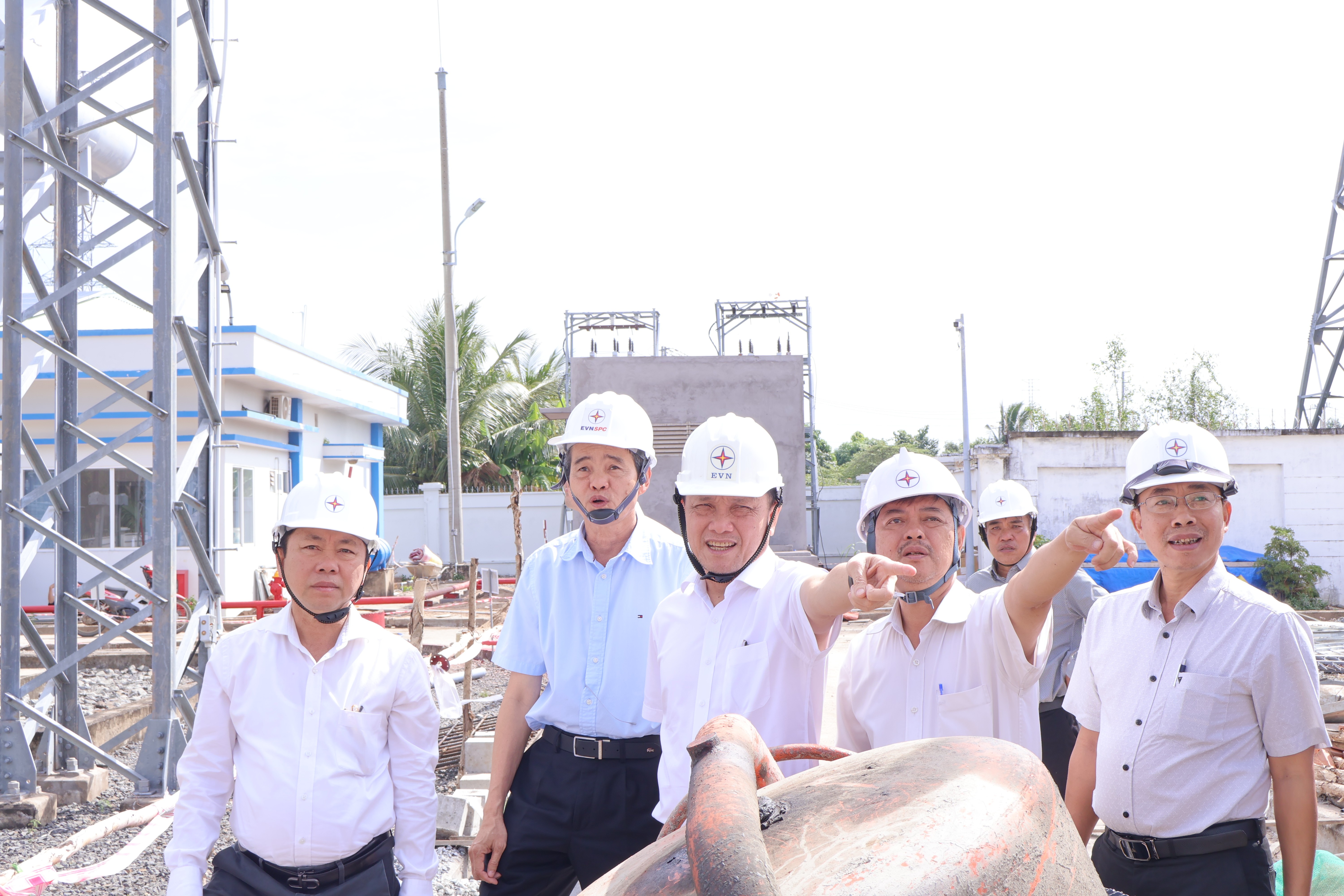 Hơn 700 công trình đóng điện, EVNSPC vượt chỉ tiêu 2025: Bí quyết từ tư duy quản trị “đi trước một bước”