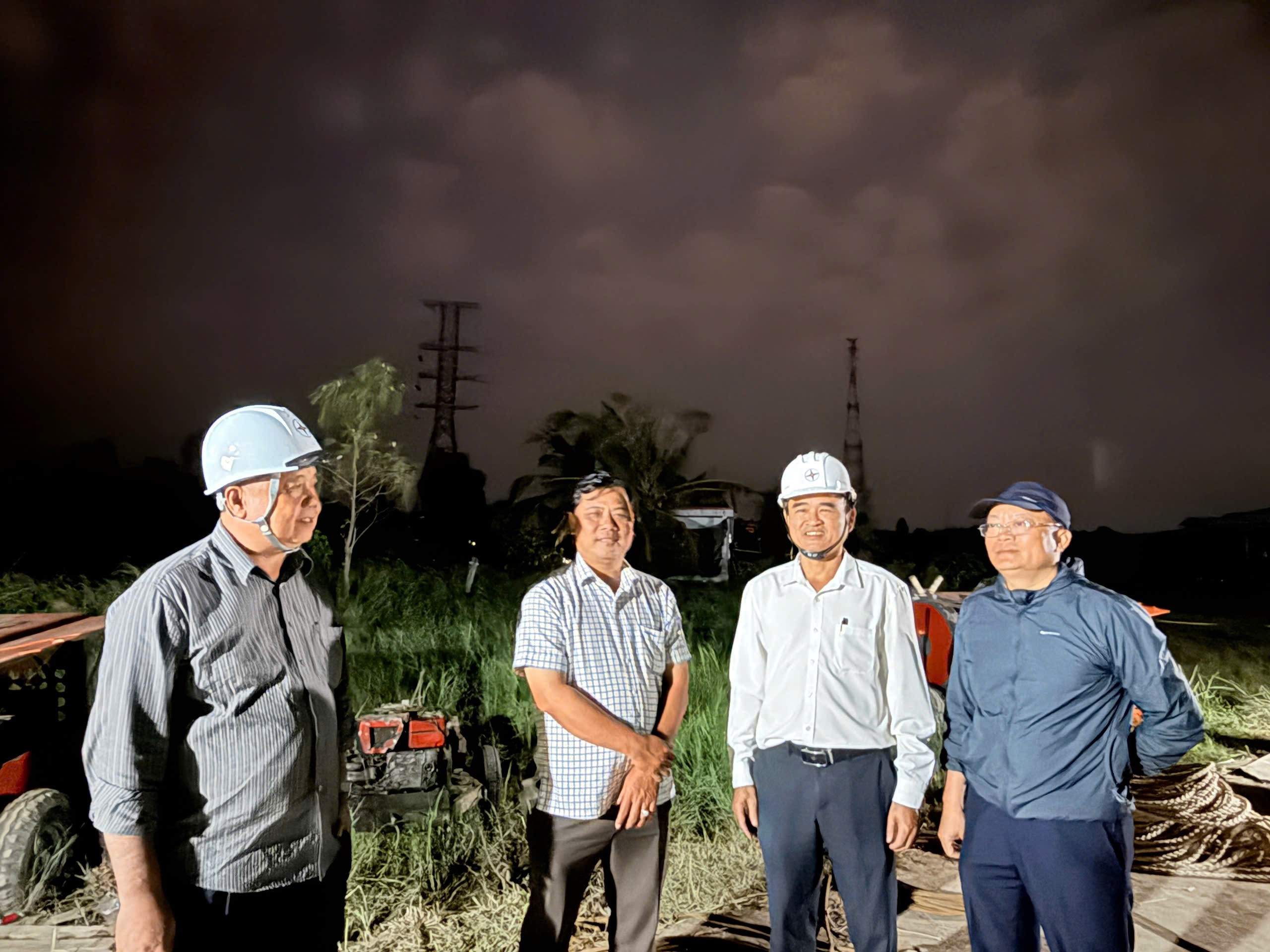 Hơn 700 công trình đóng điện, EVNSPC vượt chỉ tiêu 2025: Bí quyết từ tư duy quản trị “đi trước một bước”