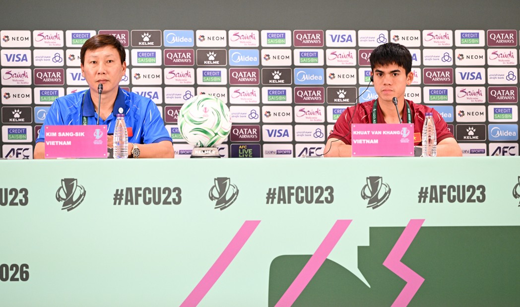 HLV trưởng đội tuyển U23 Việt Nam Kim Sang Sik đã tham dự buổi họp báo trước trận Tứ kết với U23 UAE