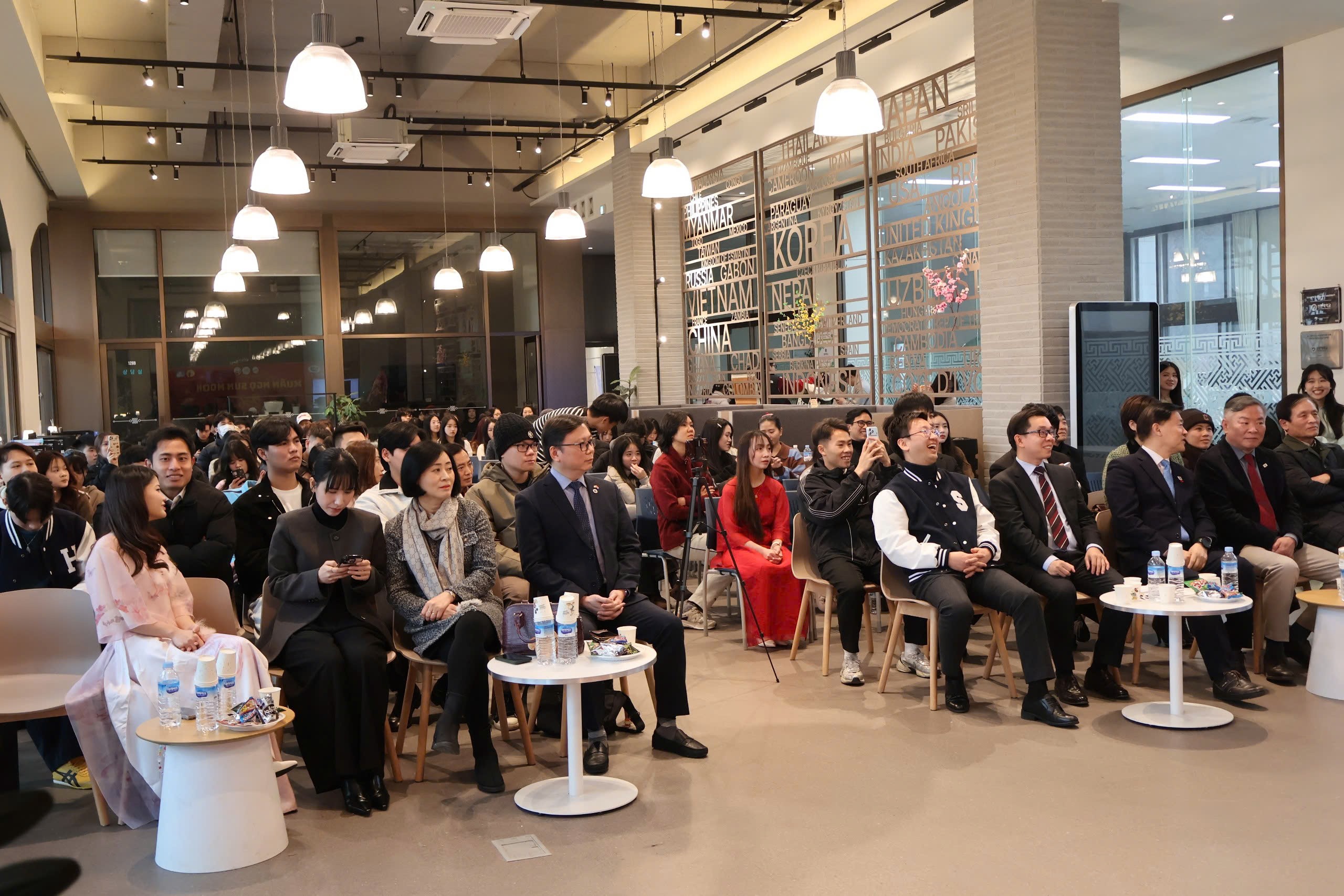 Cộng đồng người Việt tại Chungnam (Hàn Quốc) đón Tết cổ truyền, hướng về Đại hội XIV của Đảng