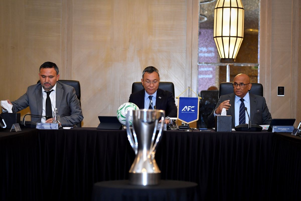 Chủ tịch VFF - Chủ tịch Ủy ban Thi đấu AFC Trần Quốc Tuấn chủ trì cuộc họp