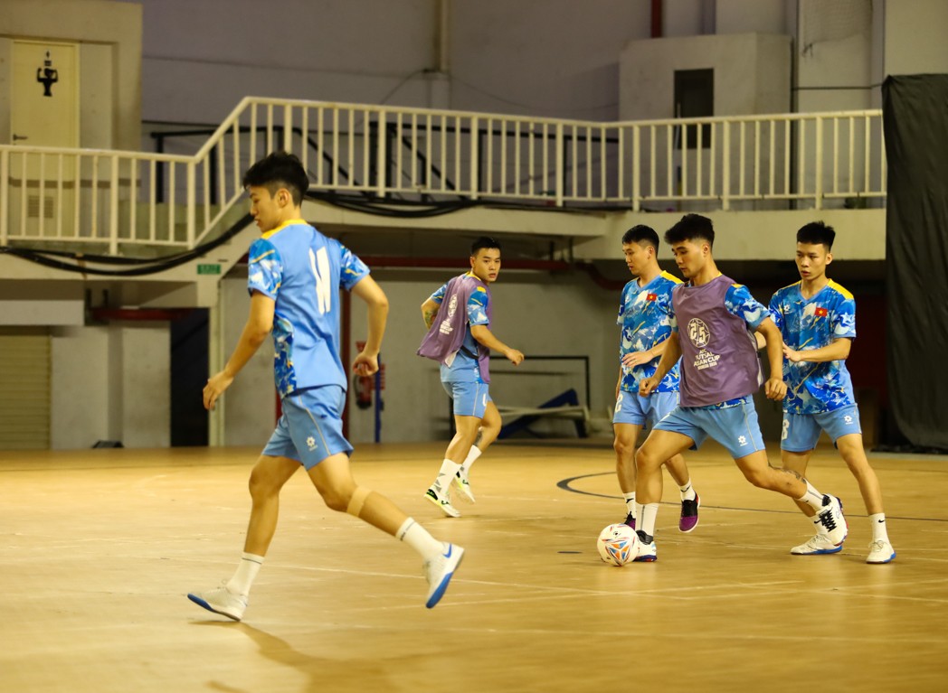 Đội tuyển futsal Việt Nam bắt tay vào luyện tập ngay khi tới Indonesia