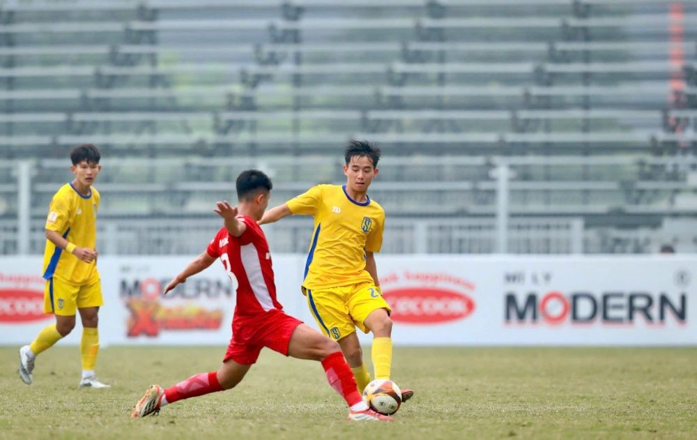 U19 Sông Lam Nghệ An là đội bóng đầu tiên giành vé vào chơi trận chung kết