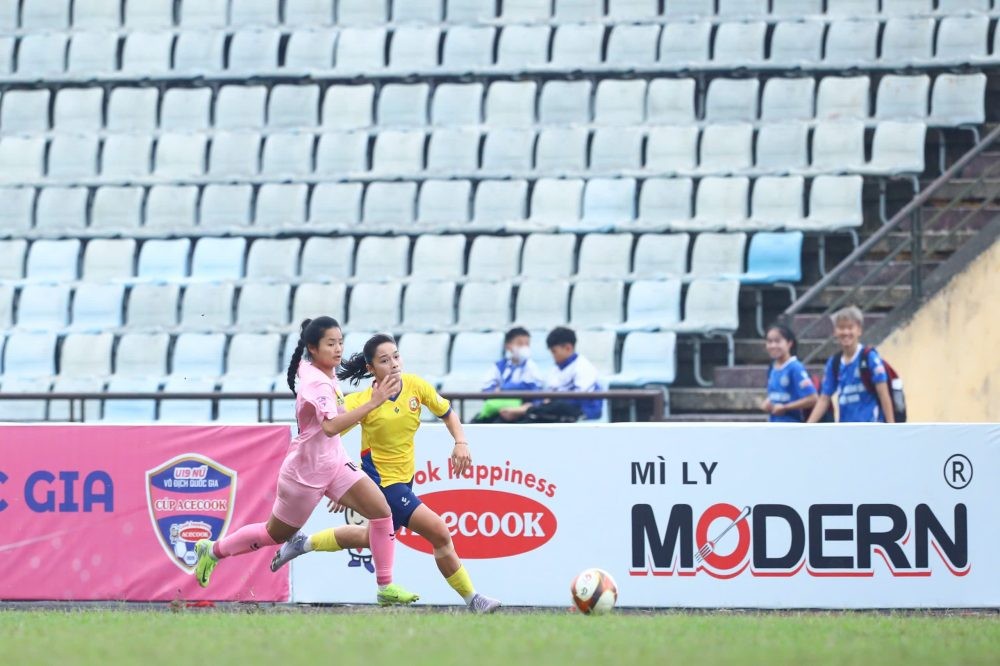 Trận đấu giữa U19 nữ Hà Nội và U19 nữ TP. Hồ Chí Minh diễn ra sôi nổi, hấp dẫn và kịch tính