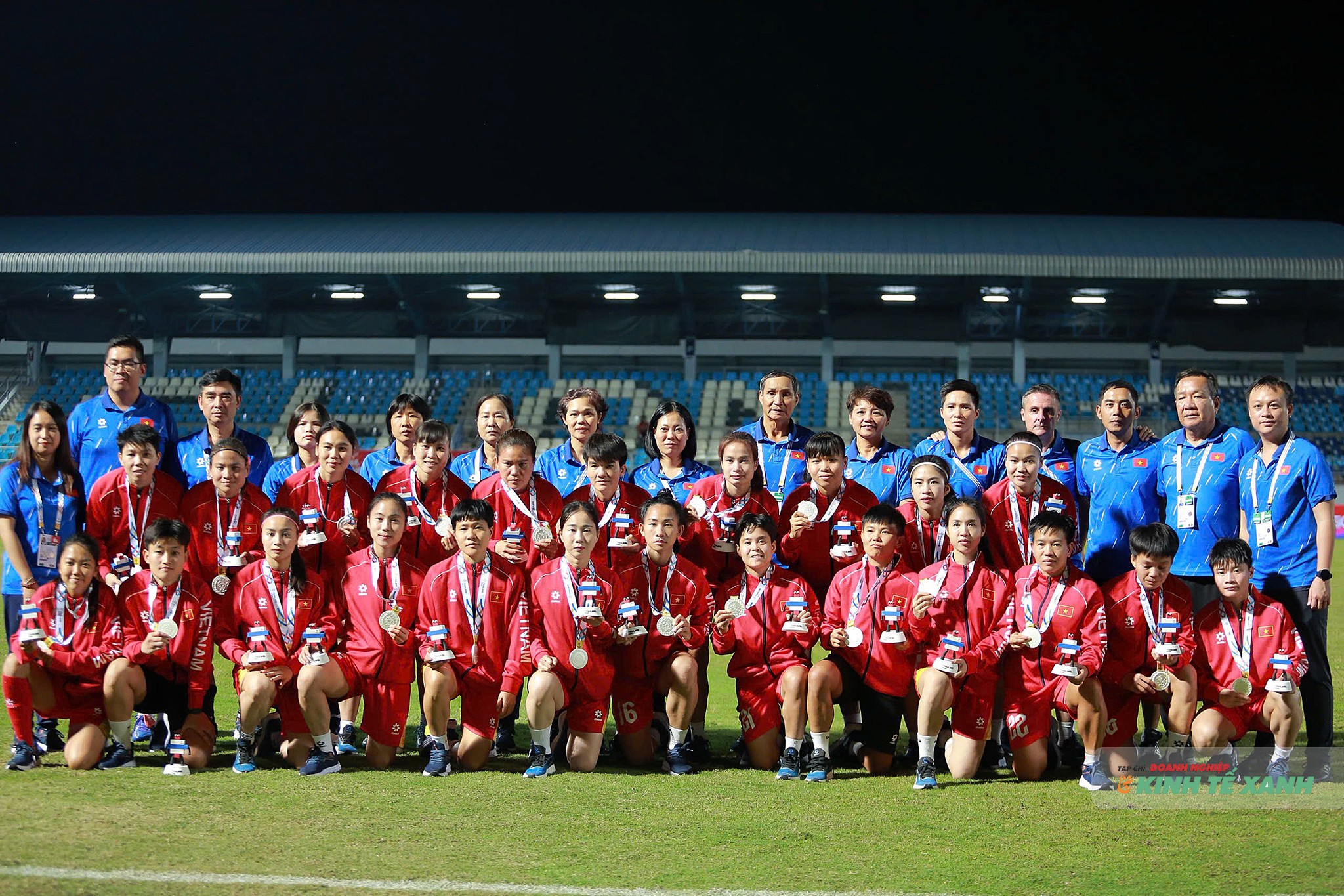 Đội tuyển nữ Việt Nam đoạt huy chương bạc SEA Games 33