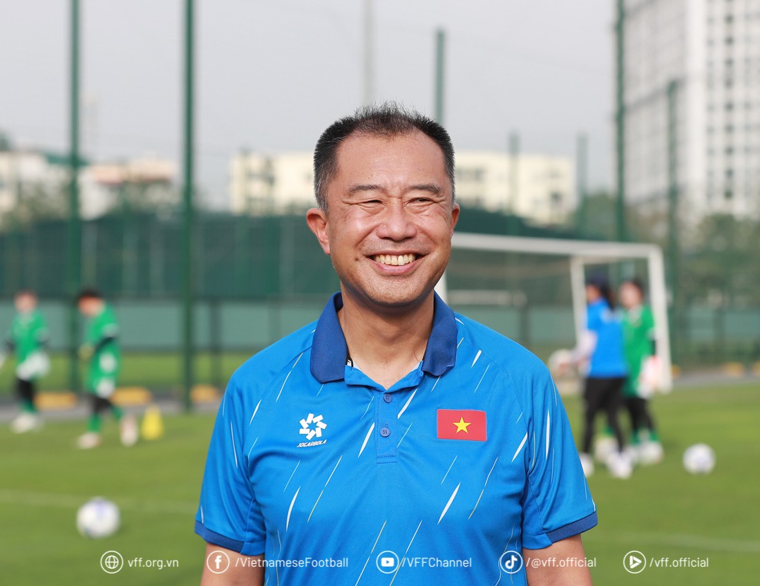 HLV trưởng đội tuyển U20 nữ Việt Nam Okiyama Masahiko