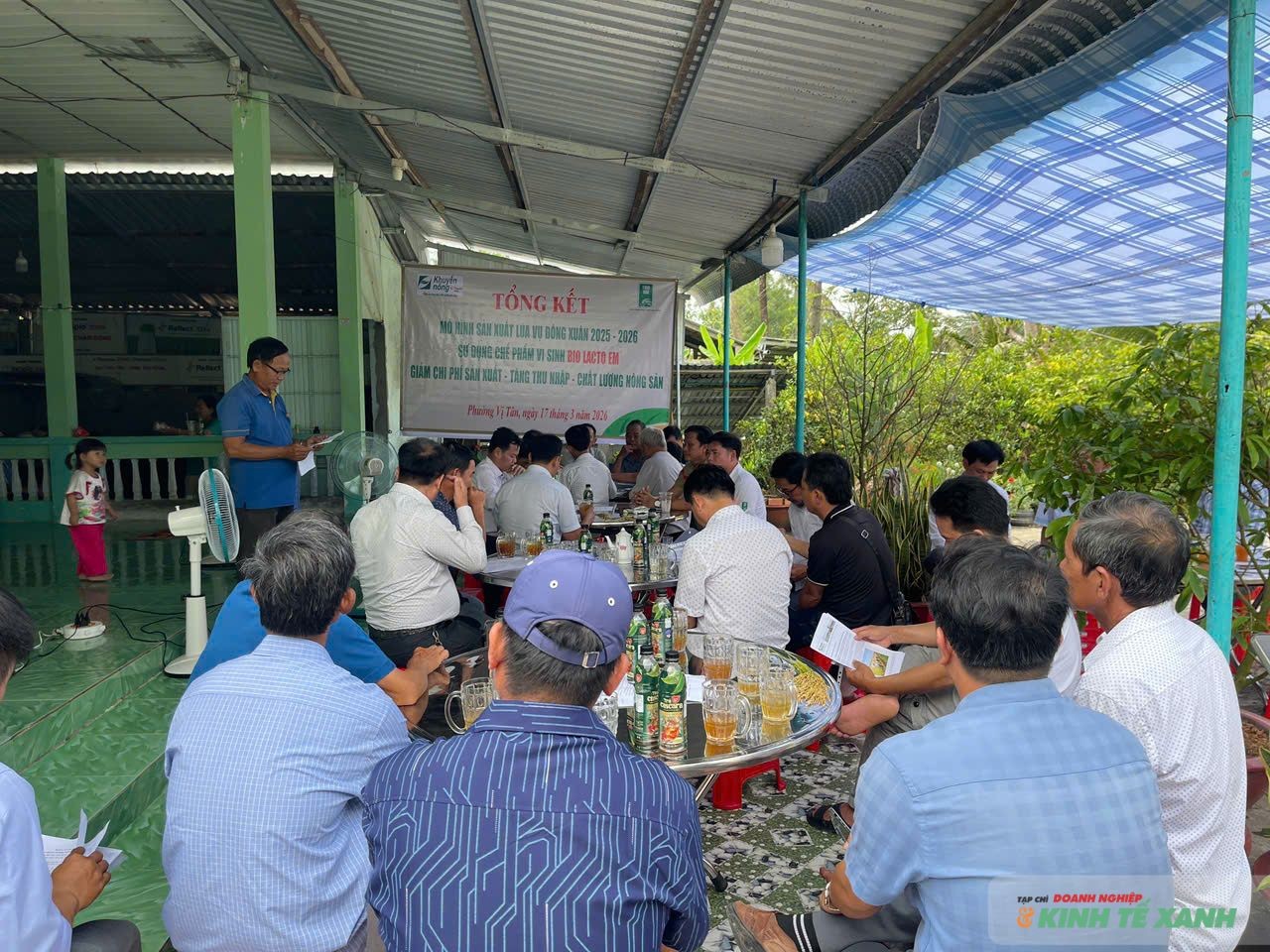 Nông dân hưởng lợi từ mô hình lúa ứng dụng chế phẩm sinh học Bio Lacto EM