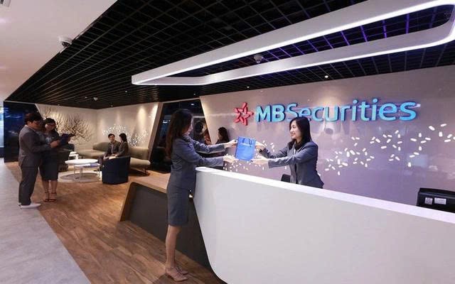 MBS chào bán hơn 333 triệu cổ phiếu, vốn huy động đạt hơn 3.300 tỷ đồng. 