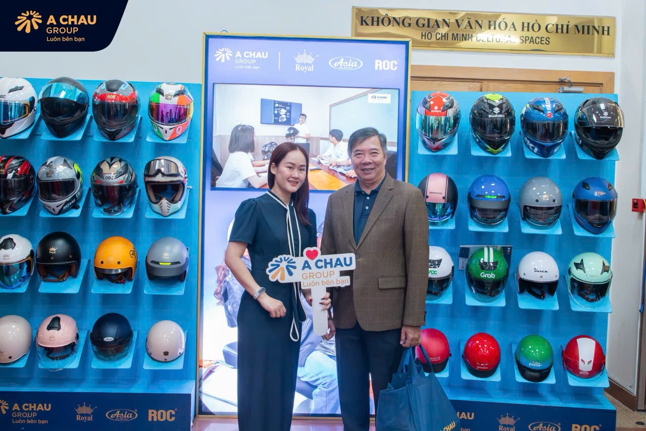 sp-trung-bay-1774564893.jpgÁ Châu Group ký kết hợp tác chiến lược với Trường Đại học Nguyễn Tất Thành tại Diễn đàn B2B 2026