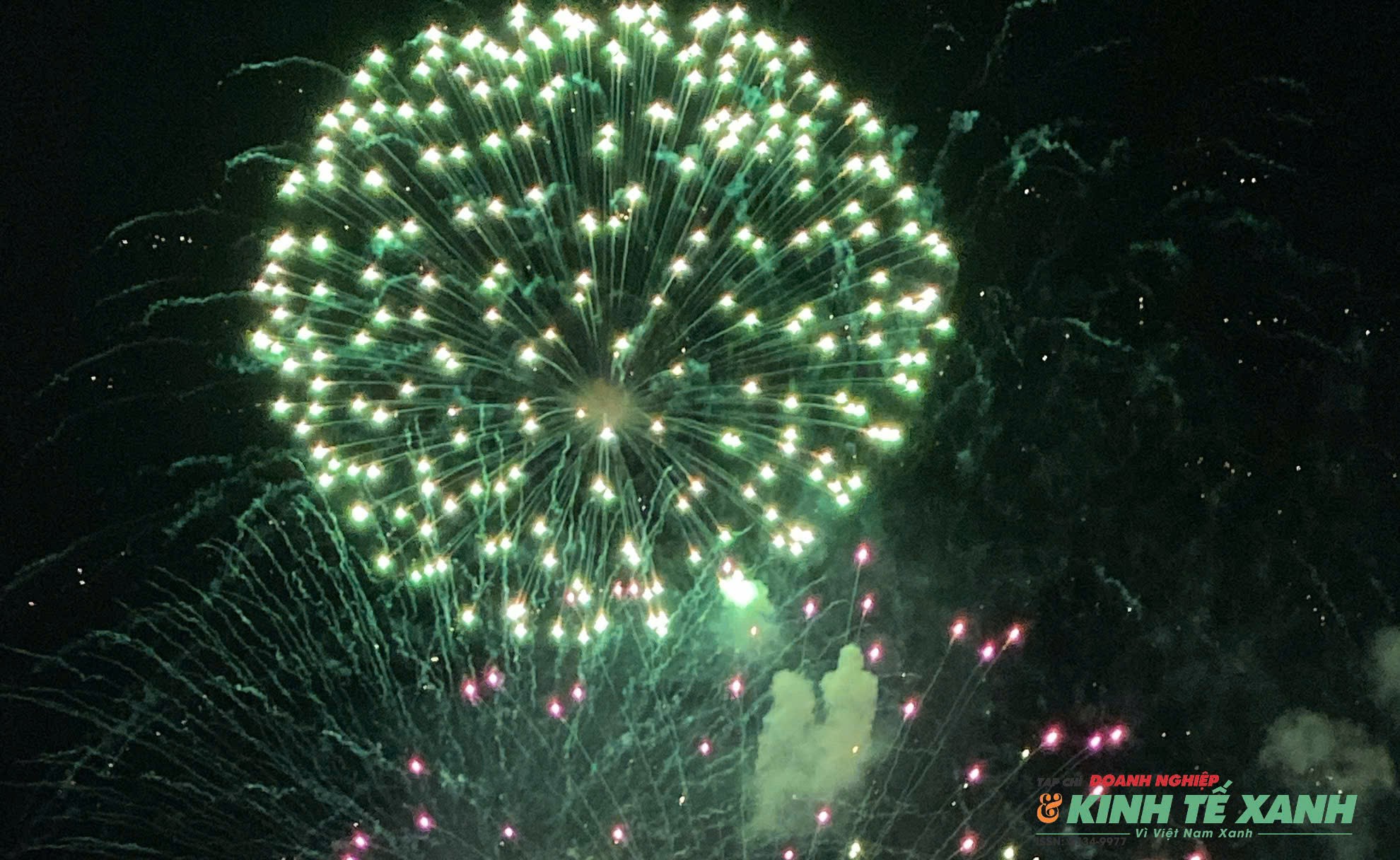 TP.HCM sẽ tổ chức chương trình bắn pháo hoa nghệ thuật từ 21 giờ đến 21 giờ 15 phút, ngày 30/4