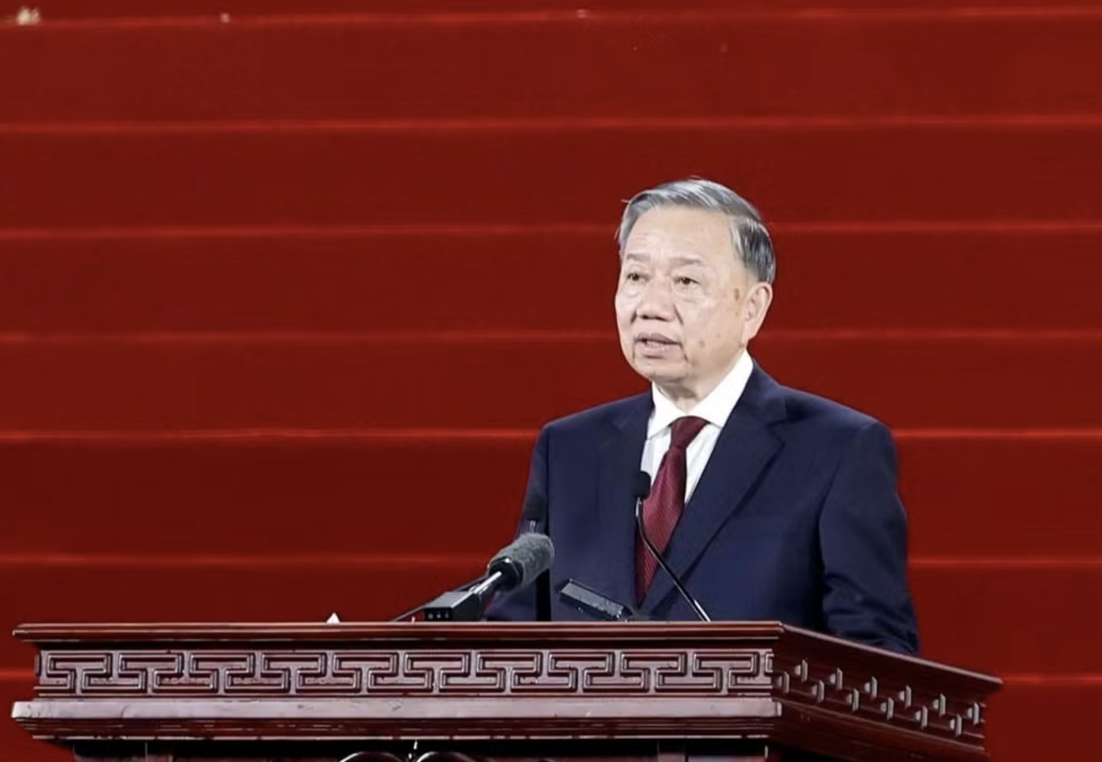 anh-man-hinh-2026-05-18-luc-224635-1779153153.png