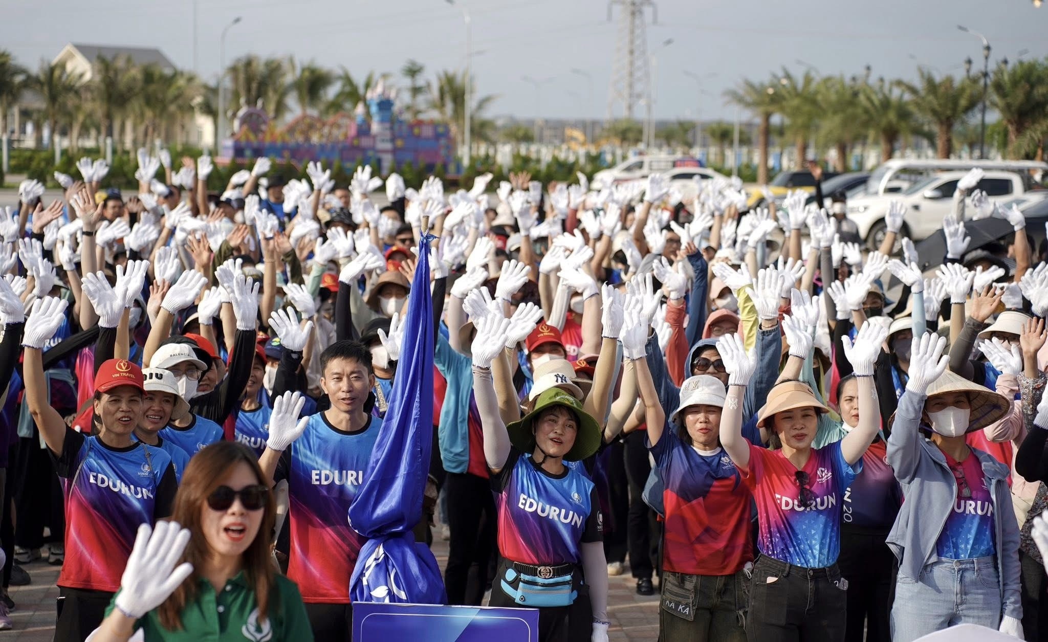Quỹ Vì tương lai xanh triển khai hàng loạt chương trình cộng đồng quy mô lớn để khuyến khích cộng đồng tích cực hành động vì môi trường, thúc đẩy lối sống xanh và phát triển bền vững tại Việt Nam.