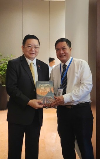 anh2-sach-1781165878.jpg