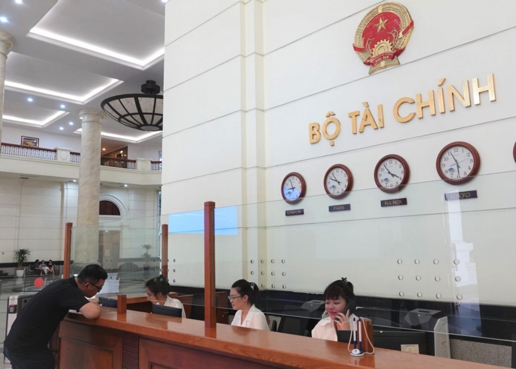 de-xuat-gia-han-khoang-125000-ty-dong-tien-thue-tien-thue-dat-trong-nam-2026-1781596198.jpg