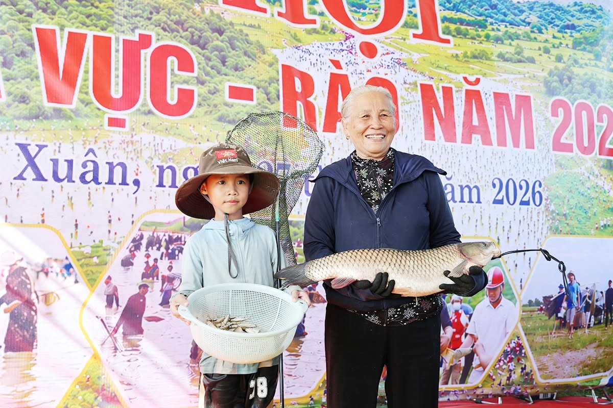 bat-ca-dam-vuc-1782552925.jpg