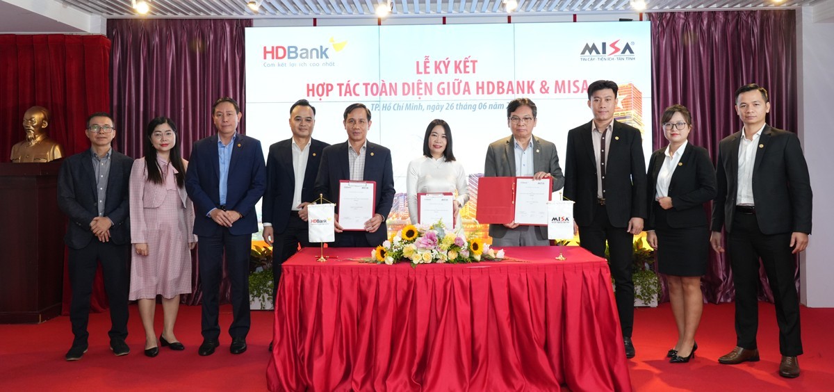 Lễ ký kết hợp tác toàn diện giữa HDBank và MISA.