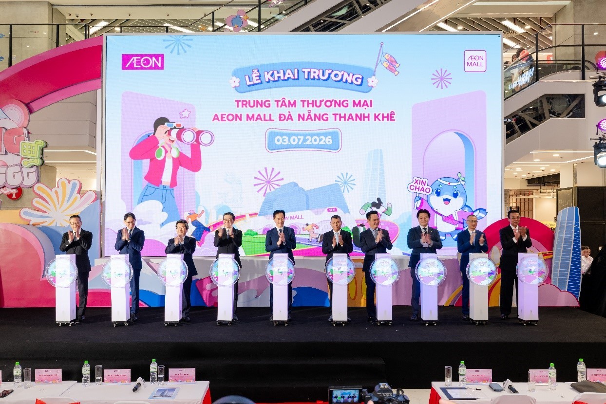 Các vị đại biểu thực hiện nghi thức khai trương TTTM AEON MALL đầu tiên tại Đà Nẵng